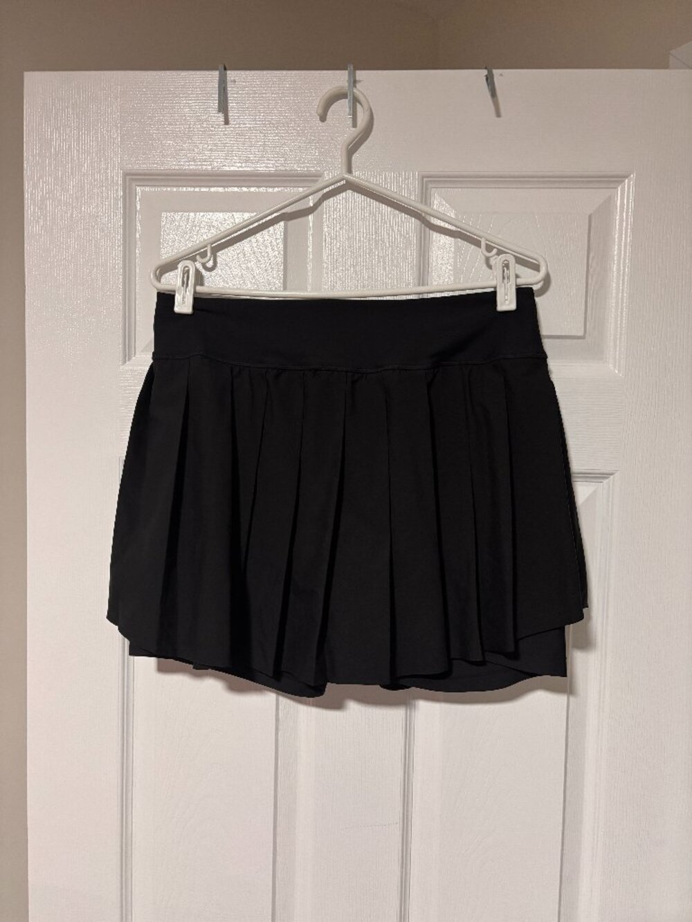 Black Athletic Tennis Skort | Pleated Golf Skirt with Built-In Shorts (Large)